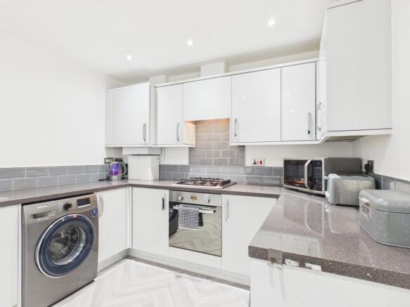 CAM03729G0-PR0260-STILL001