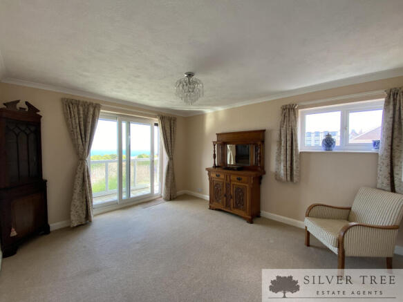 3 bed Apartment for sale Image 12