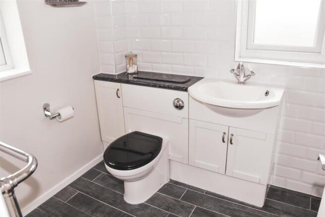 018-Bathroom.jpg