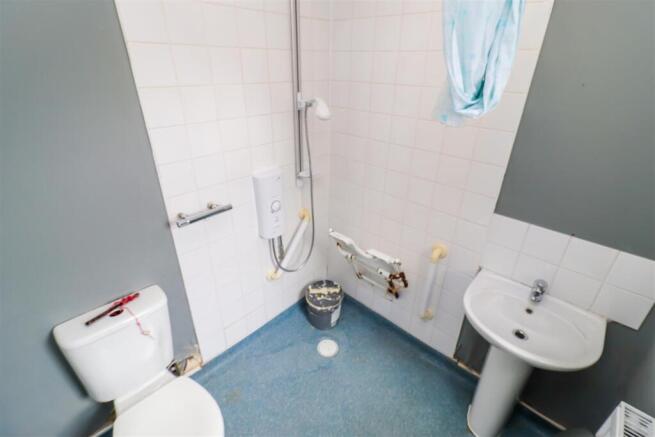 3 bed Terraced for sale Image 4