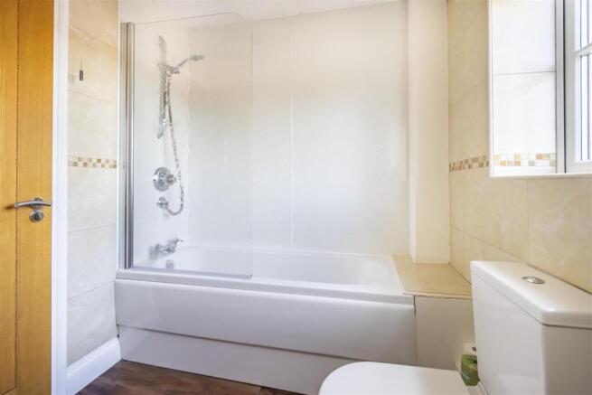 3 bed Semi-Detached to rent Image 10