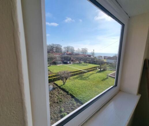 2 bed Apartment to rent Image 12
