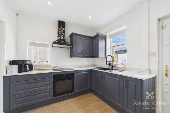 3 bed Semi-Detached for sale Image 5