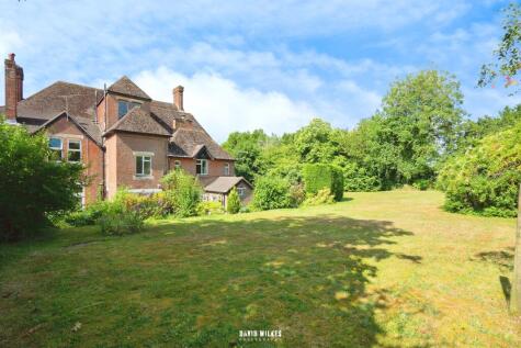 Burton Park Road, Petworth, West Sussex, GU28