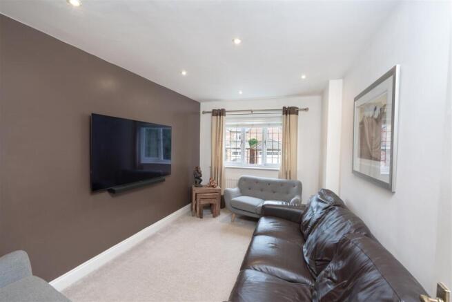 3 bed Terraced for sale Image 4