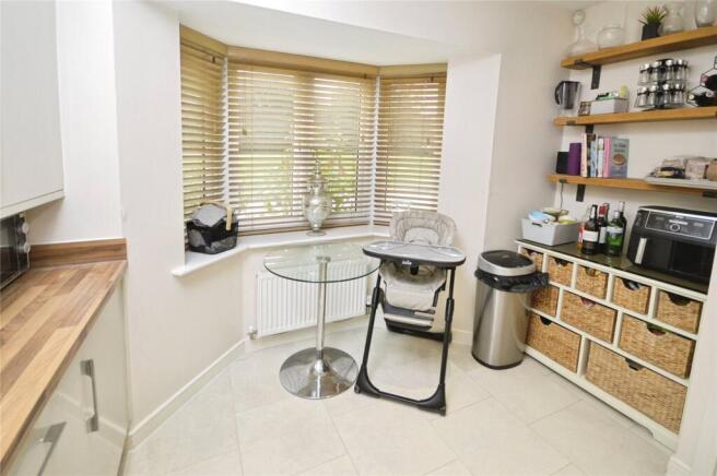 Kitchen Alt