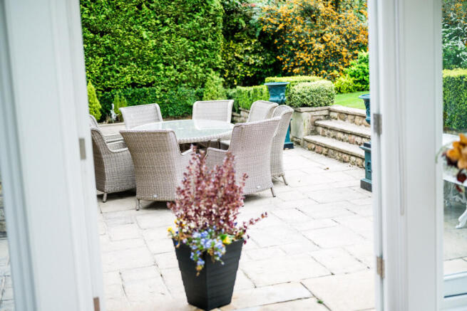 4 bed Detached for sale Image 5
