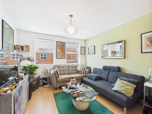 CAM03741G0-PR0086...