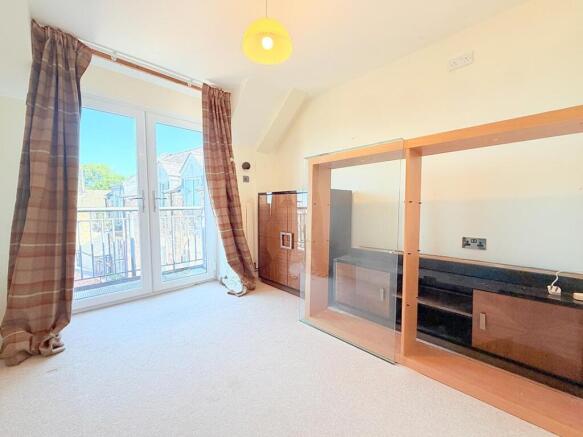 2 bed Flat for sale Image 9