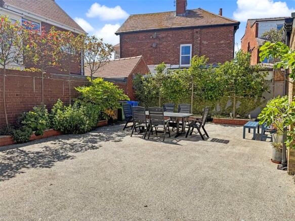 7 bed Detached for sale Image 7