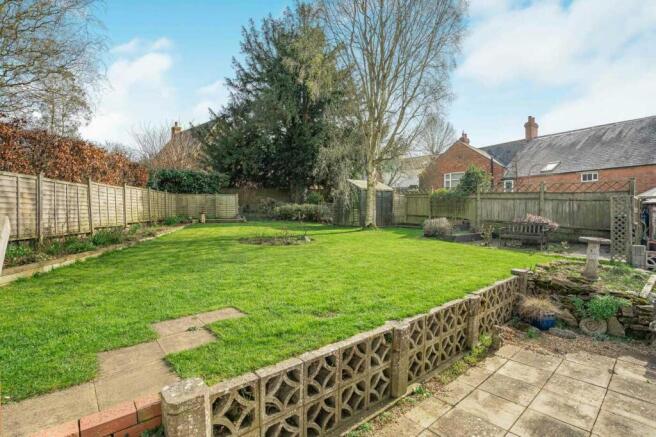 23 Sutton Street, Flore