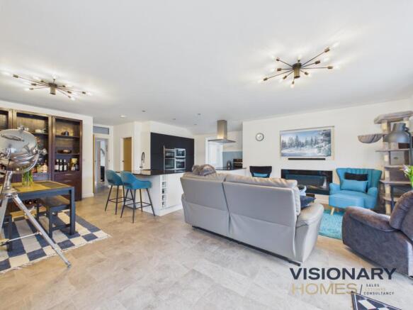 CAM03522G0-PR0254-STILL003