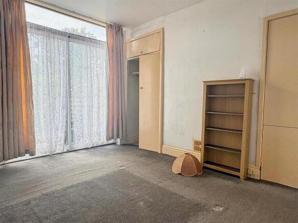 1 bed Flat for sale Image 6