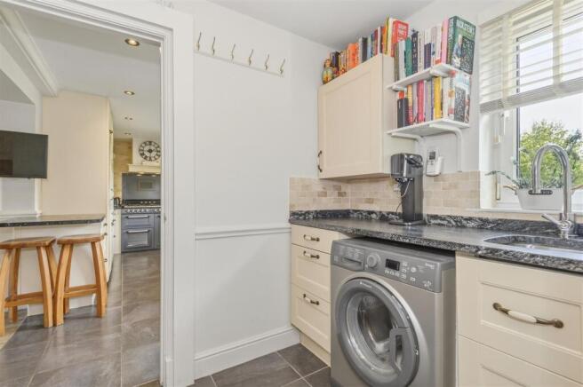 4 bed Detached for sale Image 12