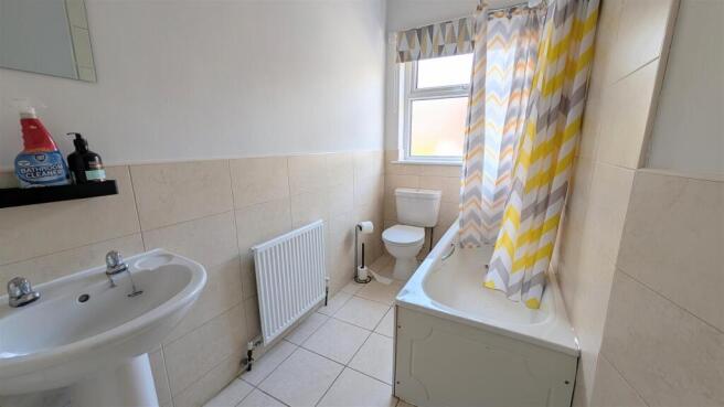 3 bed Terraced to rent Image 10