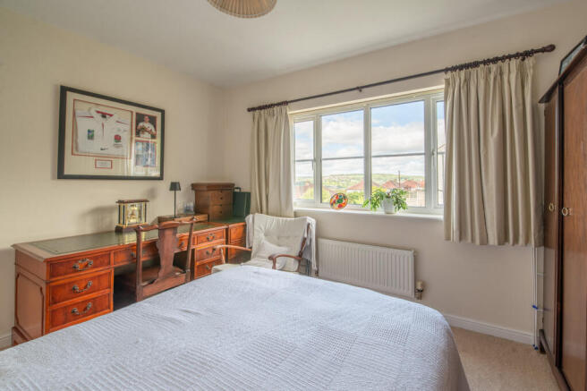 4 bed Detached for sale Image 9