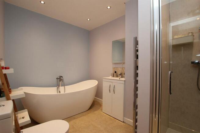 2 The Cotes bathroom.JPG