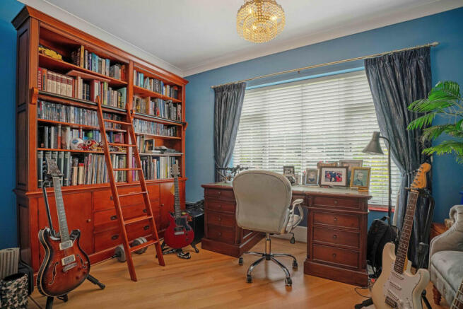 Photo 10