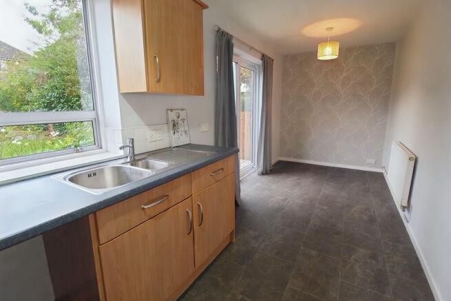 Flagcroft Drive, Manchester photo 4