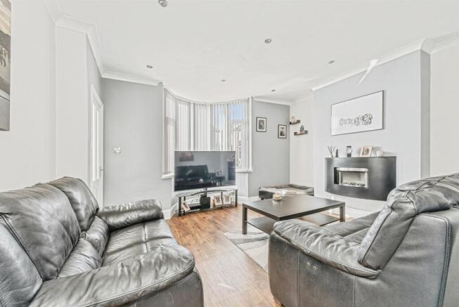 3 bed Semi-Detached for sale Image 4