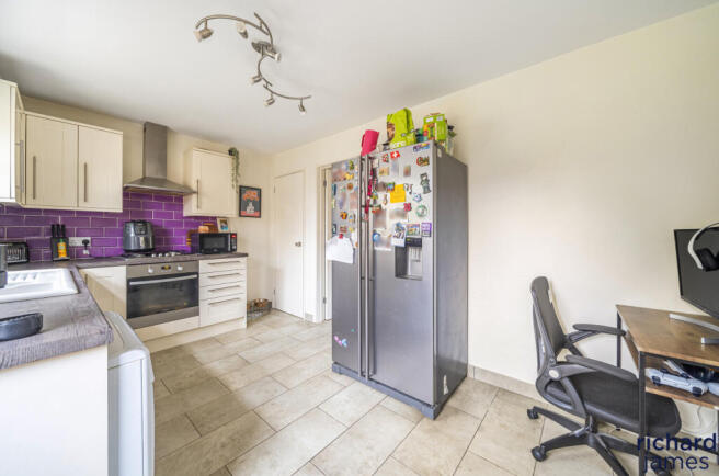 17328dac-5641-4bd...