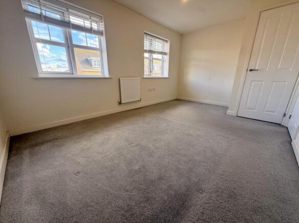3 bed Semi-Detached to rent Image 5