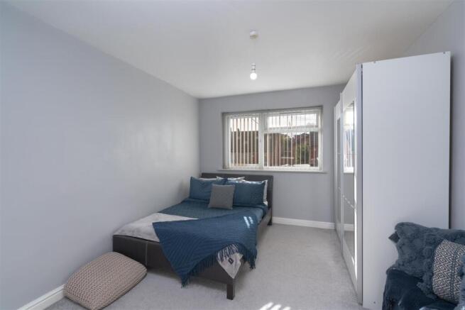 6 bed Semi-Detached for sale Image 9
