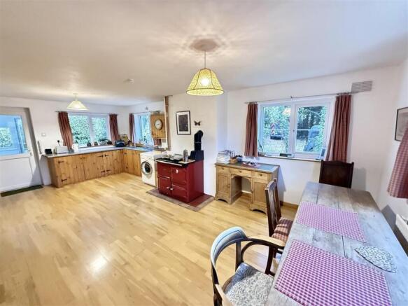 Kitchen / Dining room