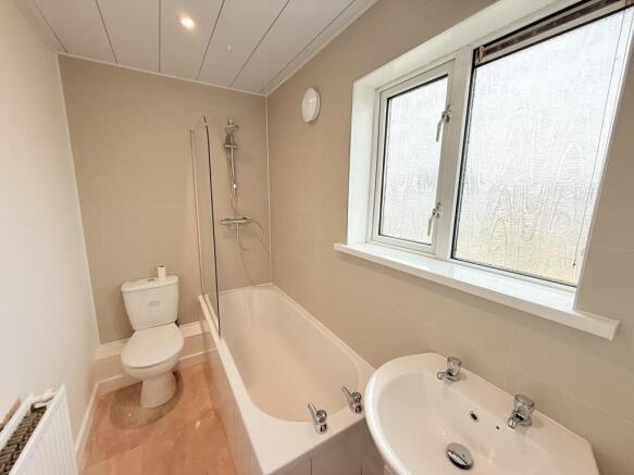 114 Lochside Road, Dumfries, DG2 0LU - Braidwoods 