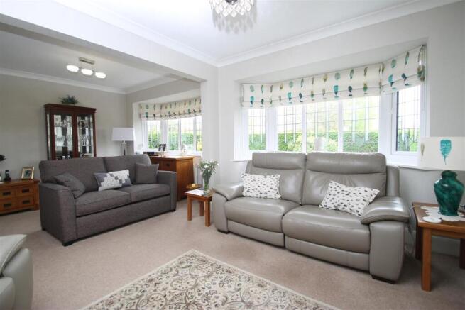 sitting room main.JPG