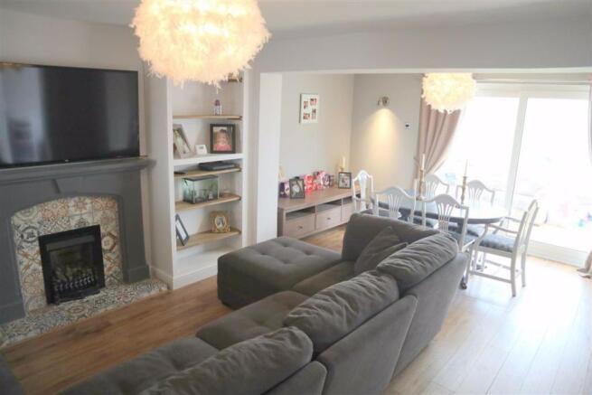 Lounge / dining room