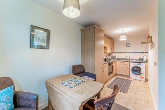 2 bed Apartment for sale Image 10