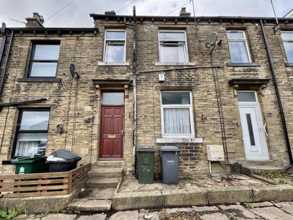 1-bed terraced on Albion Street, Queensbury, Bradford, £40,000