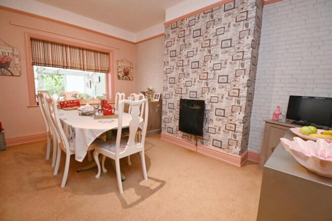 4 bed Semi-Detached for sale Image 10