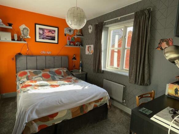 Bedroom..jpg