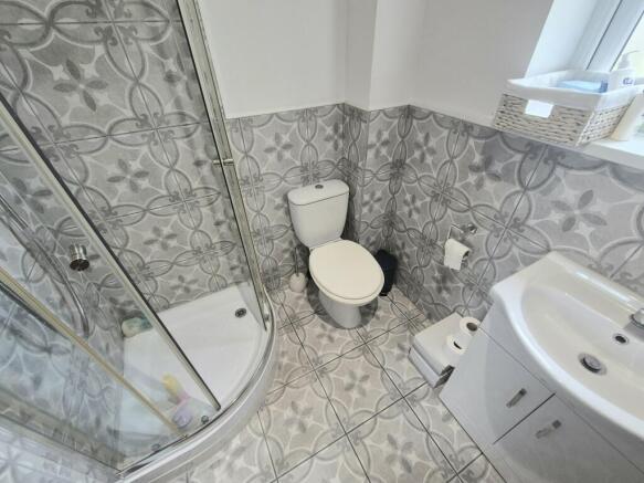 3 bed House to rent Image 7