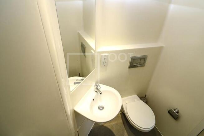 Studio to rent Image 12