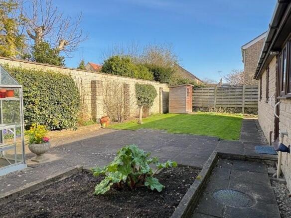 4 bed Detached Bungalow for sale Image 7
