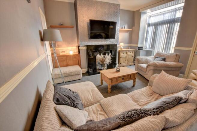 Living Room 2.jpg
