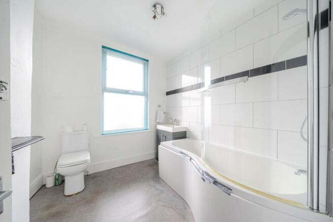 3 bed Terraced for sale Image 12