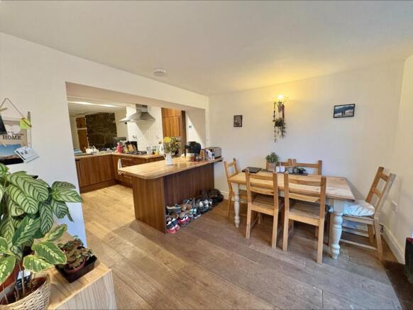 DINING/LIVING AREA
