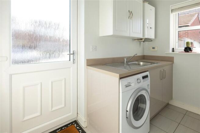 4 bed Detached for sale Image 12
