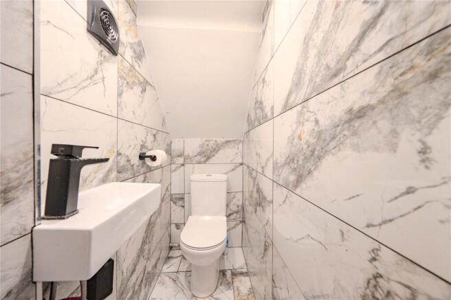 5 bed Semi-Detached for sale Image 12