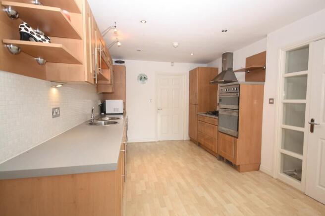 Fitted Dining Kit...
