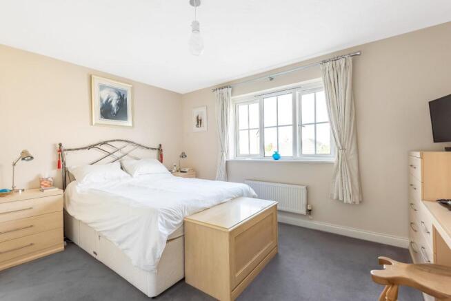 Bedroom 1 (1).jpg