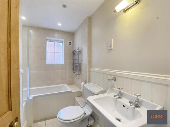 Bathroom.jpg