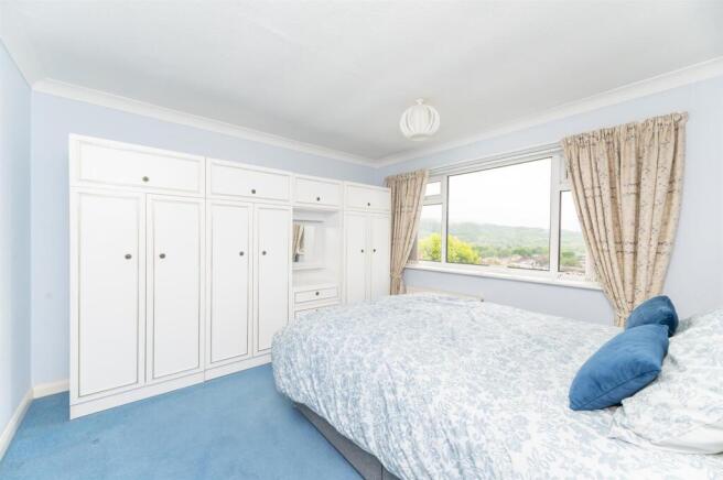 2 bed Semi-Detached Bungalow for sale Image 12
