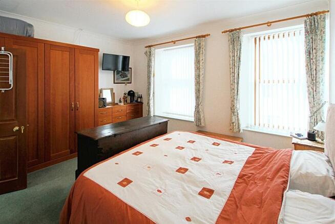 Master Bedroom + En suite