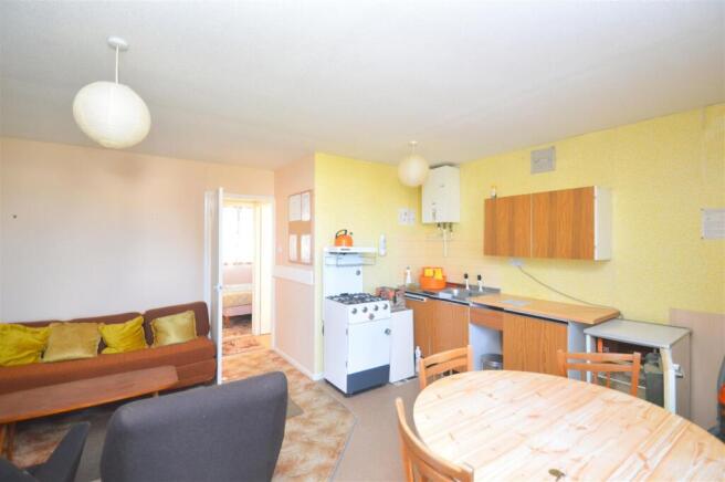 Lounge/ Kitchen