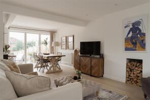 17, Lynn Walk, Reigate RH2 7NZ